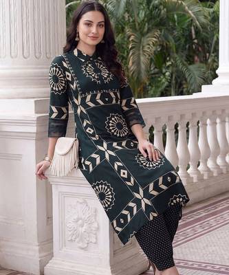 women ethnic motifs printed regular kurta with harem pants 4