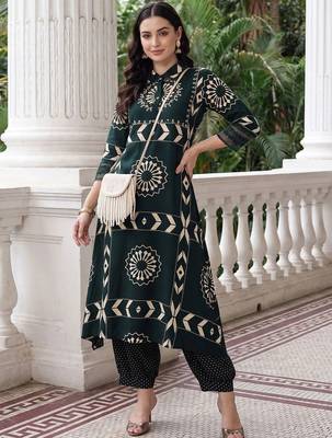 women ethnic motifs printed regular kurta with harem pants 5