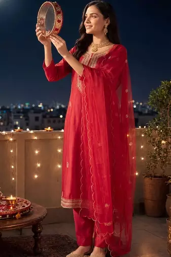 women ethnic motifs embroidered regular thread work kurta with trousers & with dupatta