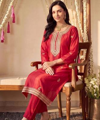 women ethnic motifs embroidered regular thread work kurta with trousers & with dupatta 5