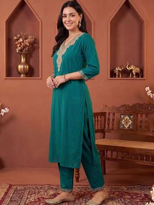 women ethnic motifs embroidered regular thread work kurta with trousers 6