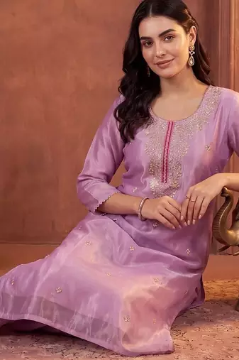 women ethnic motifs embroidered regular kurta with trousers & with dupatta