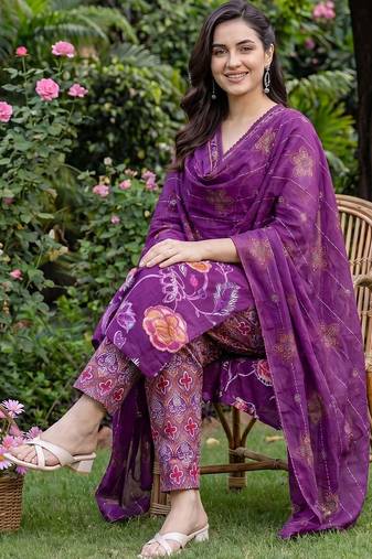 women floral printed regular cotton kurta with trousers & with dupatta