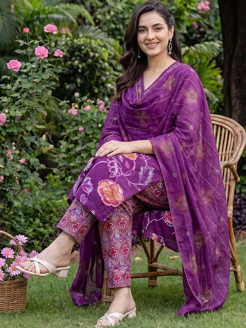 women floral printed regular cotton kurta with trousers & with dupatta