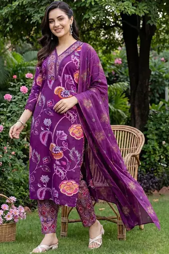 women floral printed regular cotton kurta with trousers & with dupatta