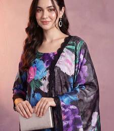 women floral printed regular kurta with trousers & with dupatta