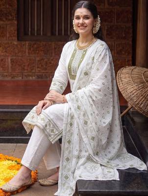 women ethnic motifs embroidered regular mirror work cotton kurta with trousers & with dupatta 2