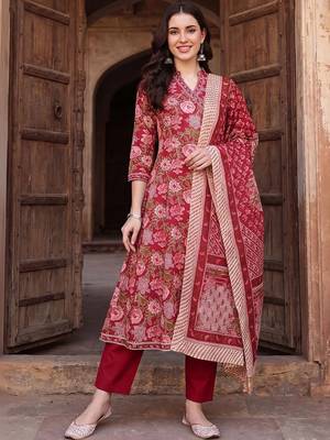 women floral printed regular cotton kurta with trousers & with dupatta 1