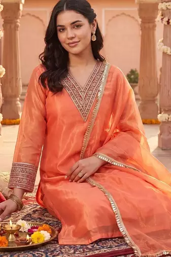 women regular thread work kurta with trousers & with dupatta