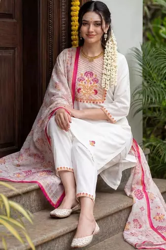 women floral embroidered regular thread work cotton kurta with trousers & with dupatta