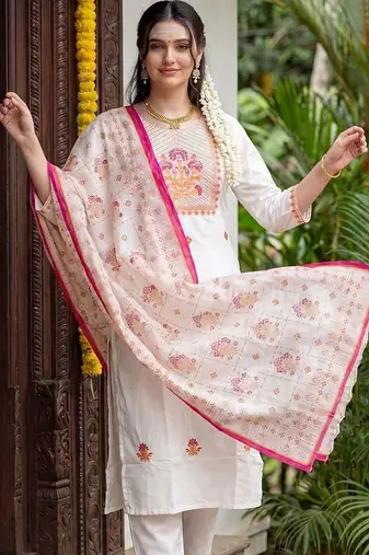 women floral embroidered regular thread work cotton kurta with trousers & with dupatta