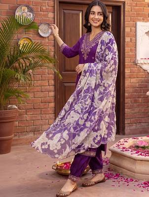 women ethnic motifs embroidered regular thread work kurta with patiala & with dupatta 1