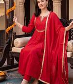 women embroidered regular thread work kurta with trousers & with dupatta