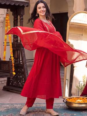 women embroidered regular thread work kurta with trousers & with dupatta 6