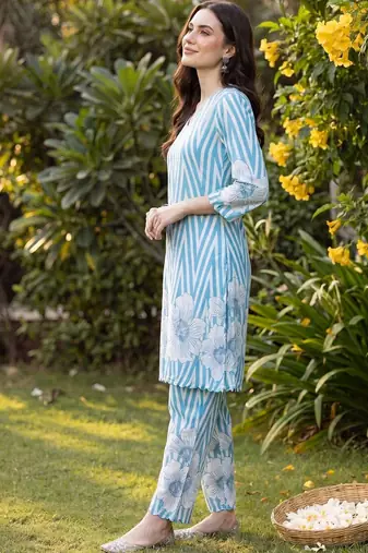 women printed regular cotton kurta with trousers