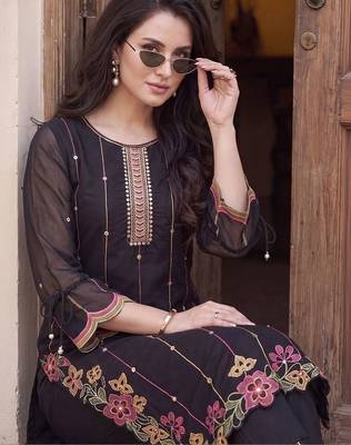 women floral embroidered regular thread work kurta with trousers & with dupatta 2