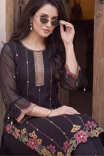 women floral embroidered regular thread work kurta with trousers & with dupatta