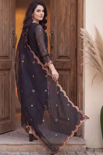 women floral embroidered regular thread work kurta with trousers & with dupatta