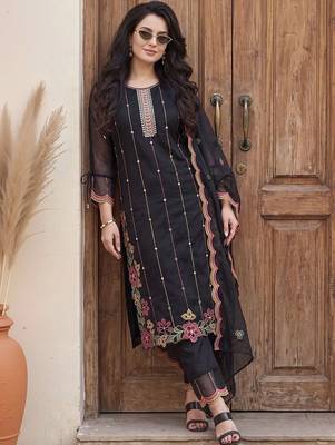 women floral embroidered regular thread work kurta with trousers & with dupatta 6