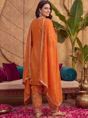 women ethnic motifs embroidered regular thread work kurta with trousers & with dupatta 4