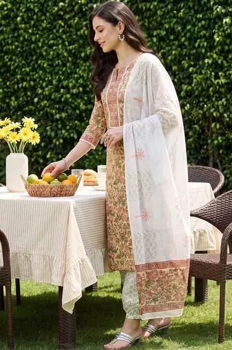women floral printed regular cotton kurta with pyjamas & with dupatta