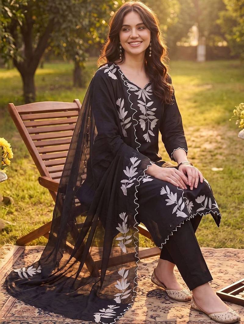 women ethnic motifs embroidered regular thread work kurta with trousers & with dupatta