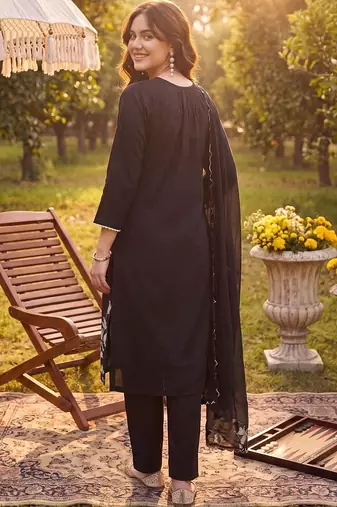 women ethnic motifs embroidered regular thread work kurta with trousers & with dupatta