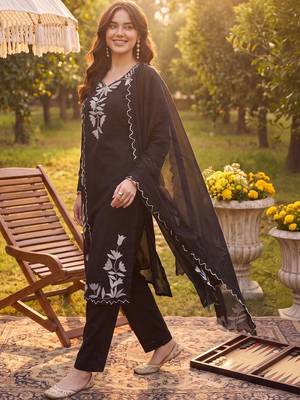 women ethnic motifs embroidered regular thread work kurta with trousers & with dupatta 5