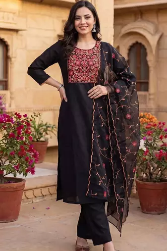 women floral embroidered regular thread work kurta with trousers & with dupatta