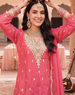 women ethnic motifs embroidered regular kurta with sharara & with dupatta 2