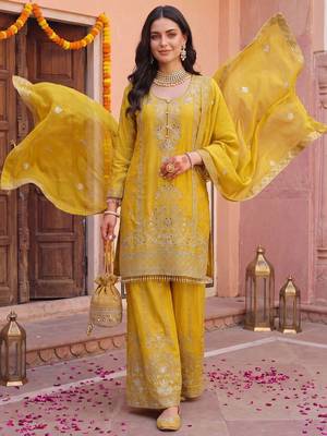 women ethnic motifs embroidered regular mirror work kurta with palazzos & with dupatta 4