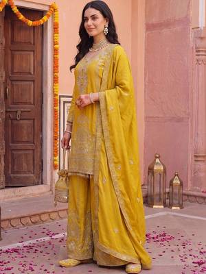 women ethnic motifs embroidered regular mirror work kurta with palazzos & with dupatta 6