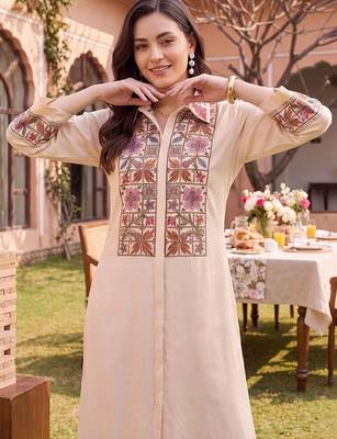 women ethnic motifs embroidered regular thread work kurta with palazzos 2