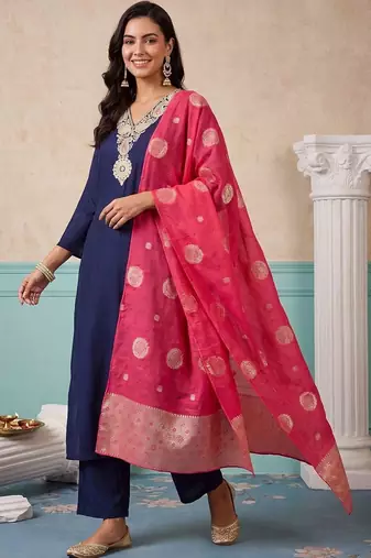 women ethnic motifs embroidered regular kurta with trousers & with dupatta