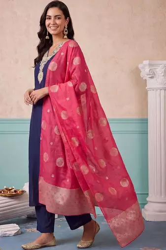 women ethnic motifs embroidered regular kurta with trousers & with dupatta