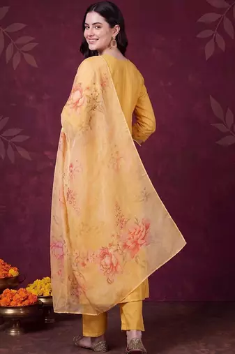 women floral regular thread work cotton kurta with trousers & with dupatta