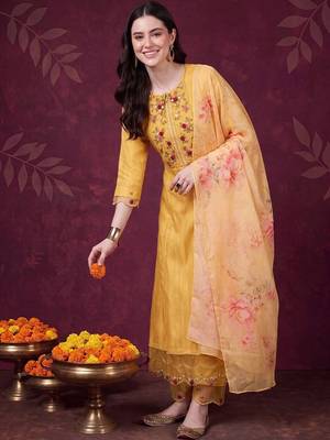 women floral regular thread work cotton kurta with trousers & with dupatta 6