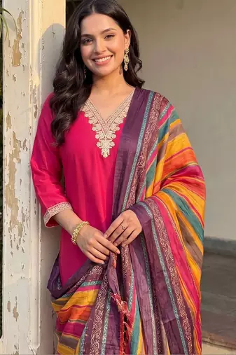 women regular thread work kurta with trousers & with dupatta