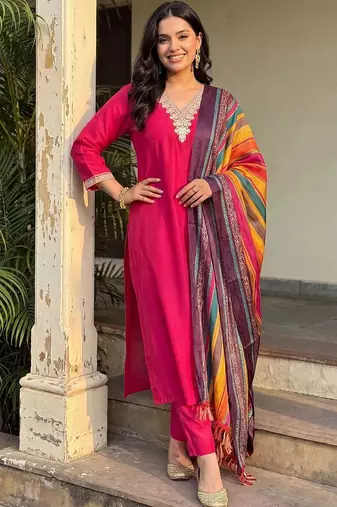 women regular thread work kurta with trousers & with dupatta
