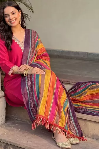 women regular thread work kurta with trousers & with dupatta