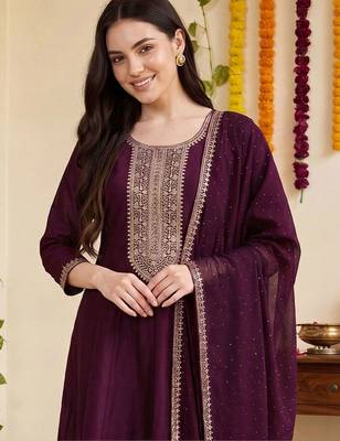 women ethnic motifs embroidered regular thread work kurta with trousers & with dupatta 2