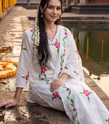 women floral printed regular cotton kurta with trousers & with dupatta
