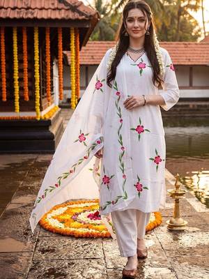 women floral printed regular cotton kurta with trousers & with dupatta 5