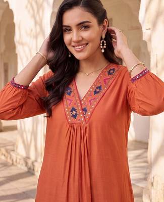 women ethnic motifs embroidered regular mirror work liva kurta with trousers 2