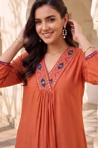 women ethnic motifs embroidered regular mirror work liva kurta with trousers