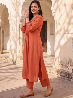 women ethnic motifs embroidered regular mirror work liva kurta with trousers 3