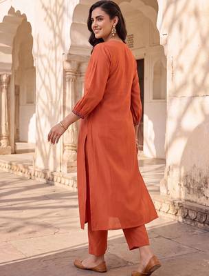 women ethnic motifs embroidered regular mirror work liva kurta with trousers 4