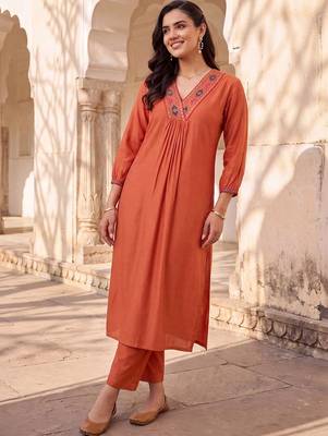 women ethnic motifs embroidered regular mirror work liva kurta with trousers 5