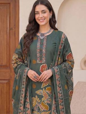 women floral printed regular cotton kurta with trousers & with dupatta 2