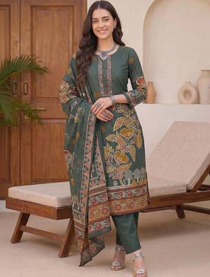 women floral printed regular cotton kurta with trousers & with dupatta 6